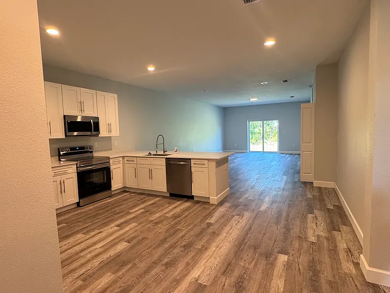 10085 Amicola St #10085 — Photo 22