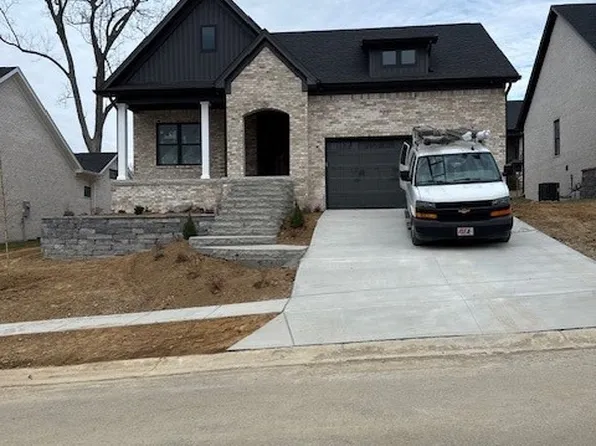 711 Lillian Way, Jeffersonville, IN 47130