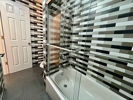 Rented by ERNY LLC | media 21