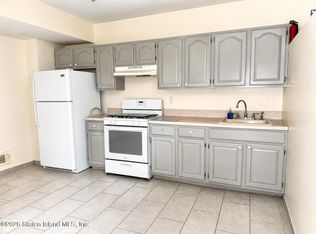 126 Mallow St, Staten Island, NY 10309