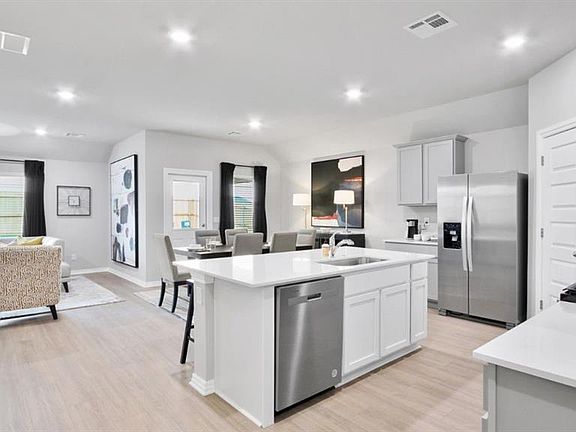 3rd image of 470 Park Place Dr