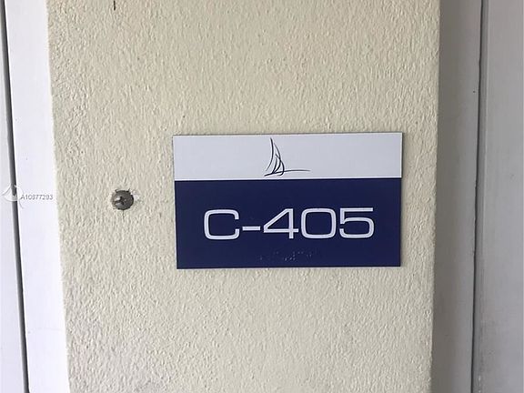 3rd image of 2420 SE Seventeen Street Cswy #405C