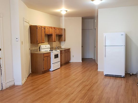 12x13 Living room, with 9x13 dining and 9x8 kitchen area