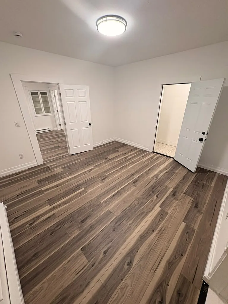 3 bed, 1026 sqft, $1,900 — Photo 3