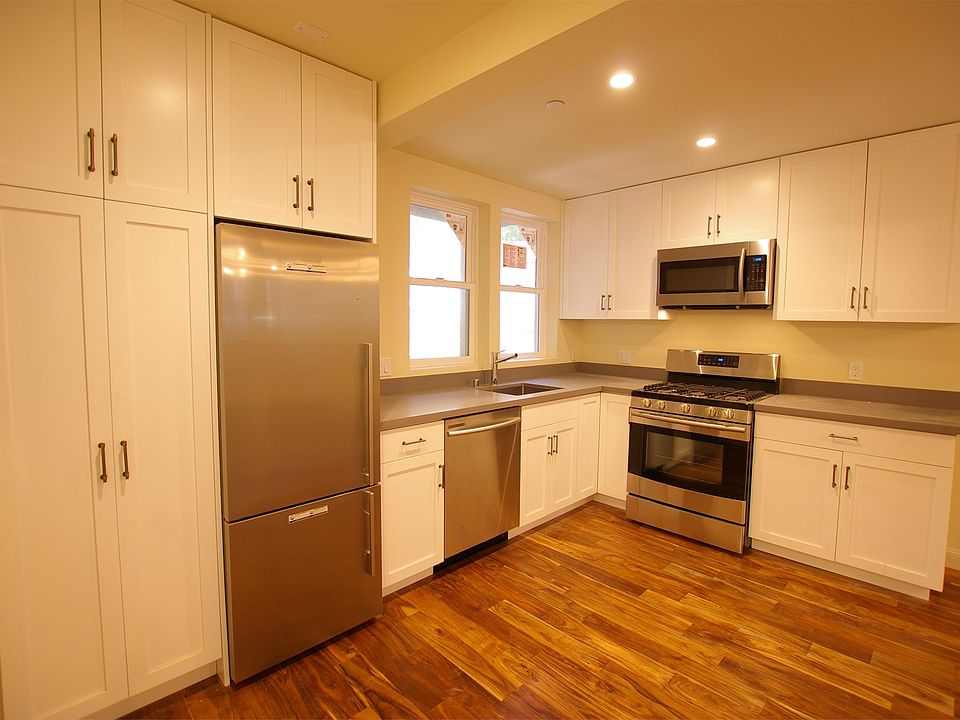 1st image of 38 Belvedere St #7