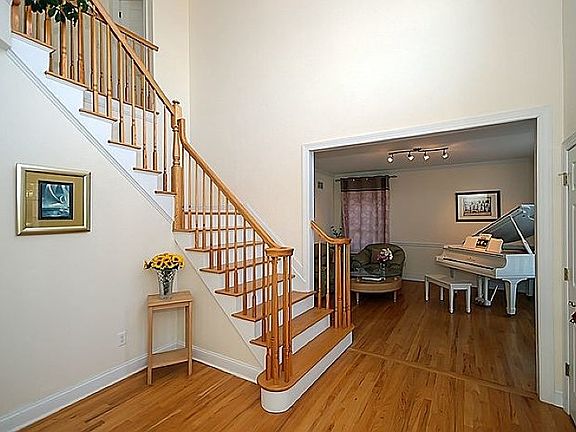 5th image of 3 Elwell Ave