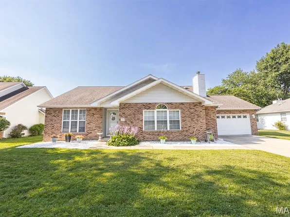 15 Michelle Dr, Mascoutah, IL 62258
