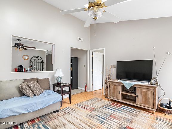 3rd image of 7591 Creek Song Ct