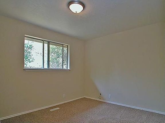 5th image of 423 W 1640 S