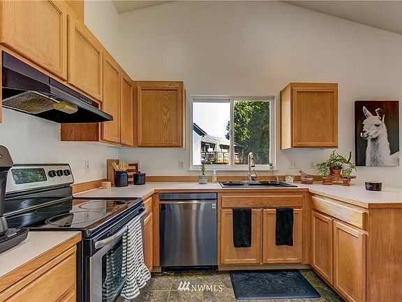 5th image of 8200 24th St NE