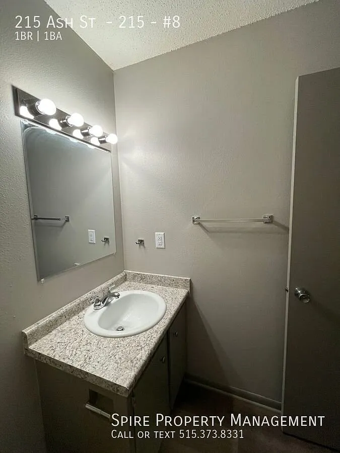 Updated 1 Bedroom in Carlisle. Gorgeous hard flooring throughout, $99 Deposit Special! — Photo 3