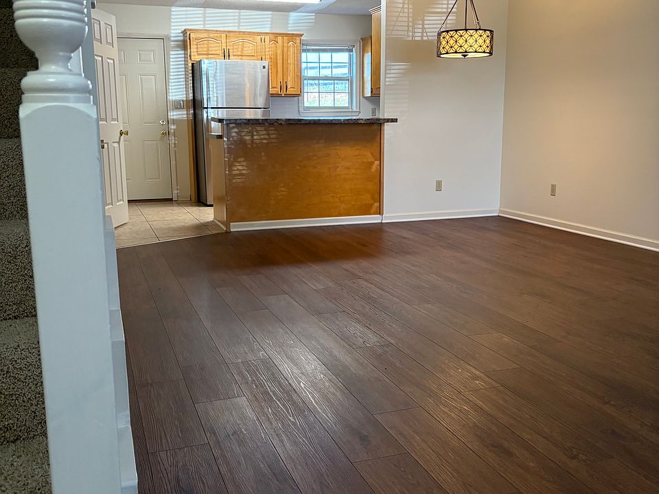 Living room dining room new condition.