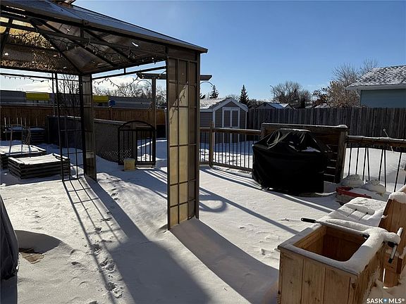 3rd image of 71 Paynter Cres