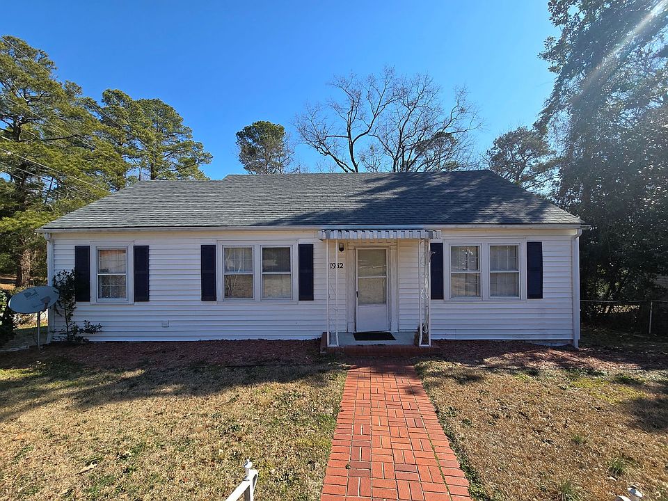 1st image of 1932 Dogwood St