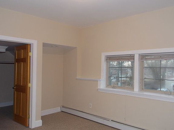 4th image of 42 Laurel Ave