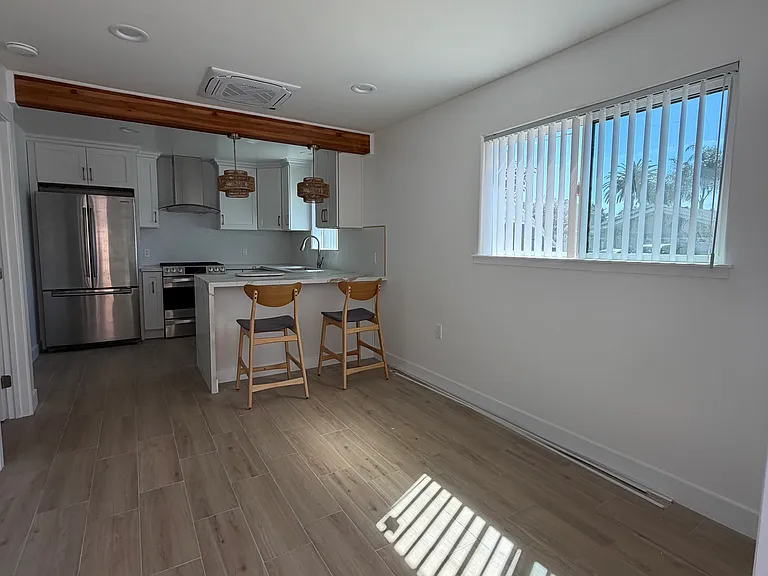 941 Lodgewood Way #B — Photo 1