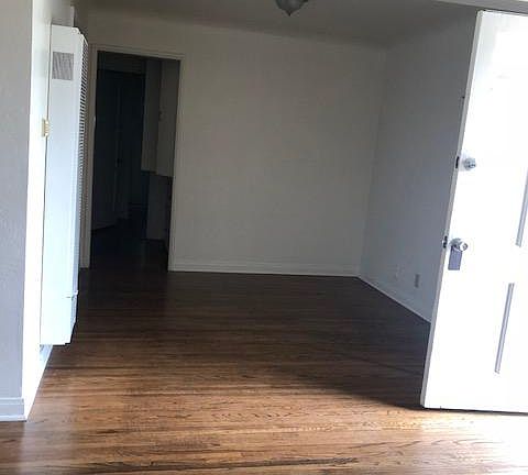 5th image of 319 Molino Ave APT 4