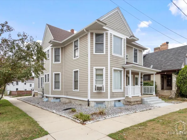 19 S 4th Ave, Saint Charles, IL 60174