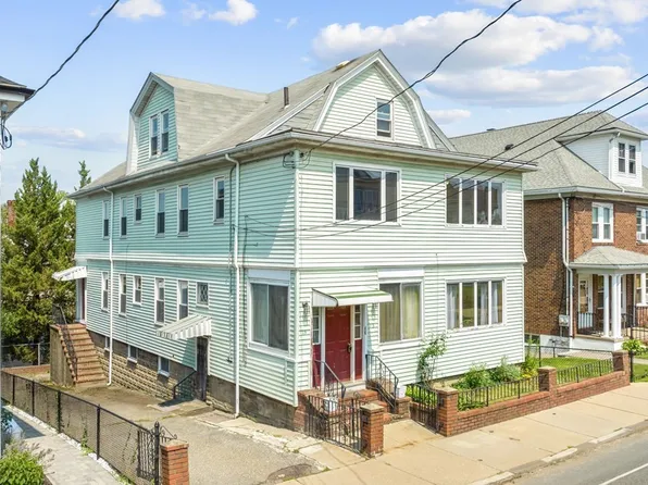 73-75 Ten Hills Rd, Somerville, MA 02145
