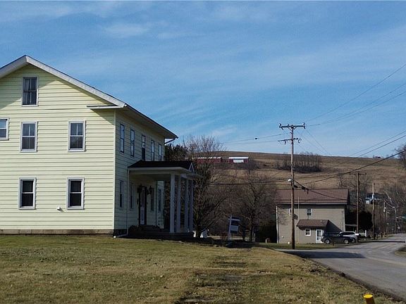 4th image of 208 S Main St