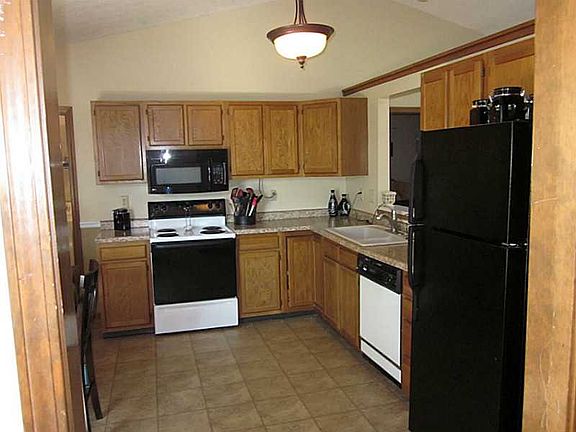4th image of 6225 Carrie Cir