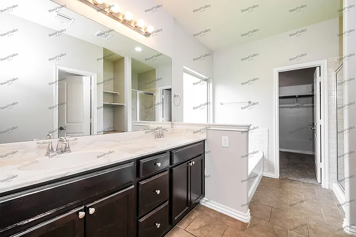 9704 Squire Ln — Photo 10