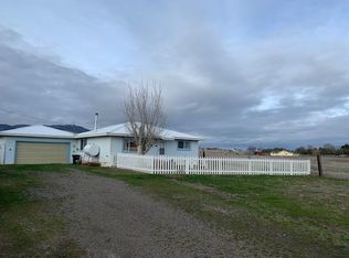 5613 Adobe Ln, Montague, CA 96064