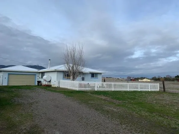 5613 Adobe Ln, Montague, CA 96064