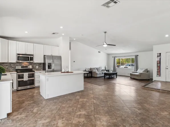 2307 W ESTRELLA Drive, Chandler, AZ 85224