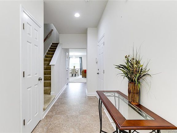4th image of 7353 Jackson Arch Dr