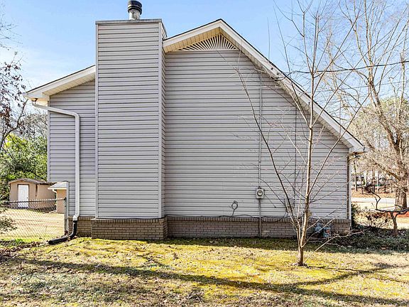 5th image of 4486 Village Green Dr