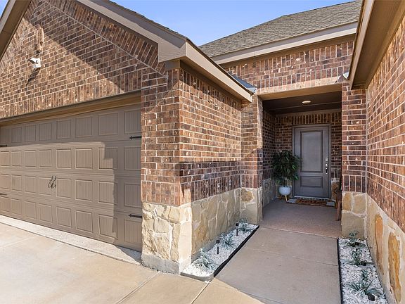 3rd image of 1517 Blossom Court Dr