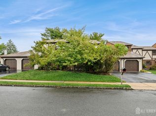 20 Hampton Way, Sayreville, NJ 08872