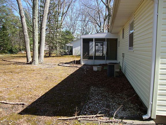 3rd image of 31 Bowie Dr