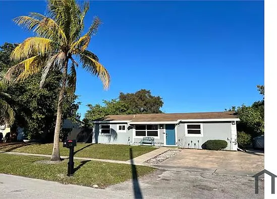 4 bed, 1367 sqft, $4,400 — Photo 2