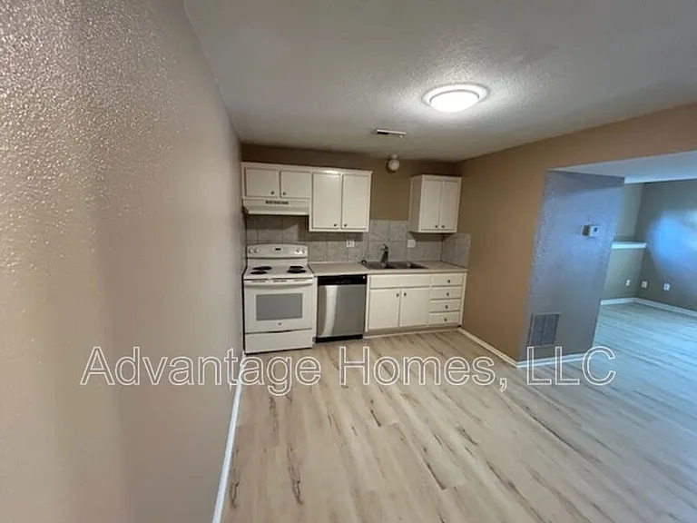 801 Johnson Cir #A — Photo 7