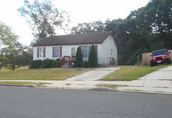 2nd image of 13 E Evergreen Ave