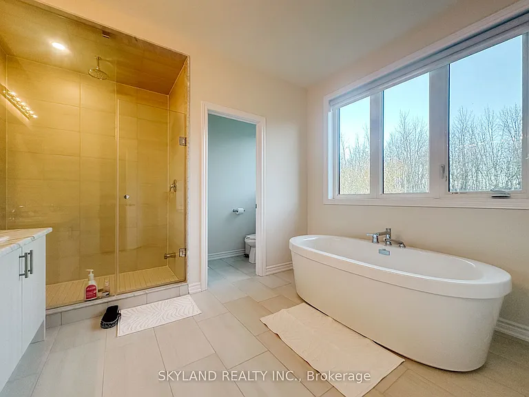 33 Del Ray Cres — Photo 9