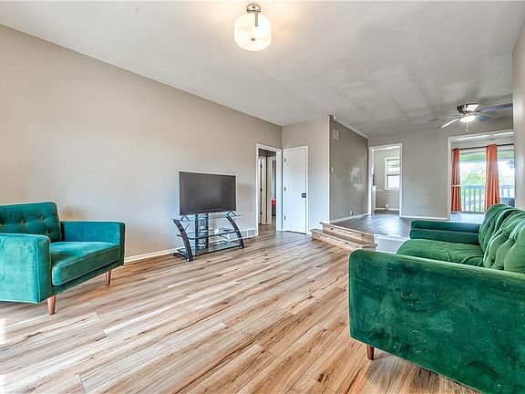 4th image of 443 W 104th St APT C