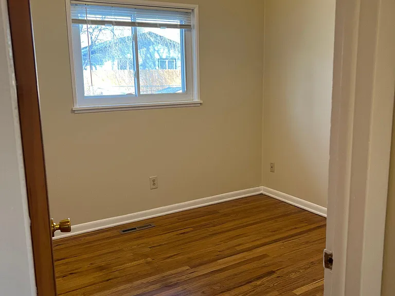517 Wood St — Photo 8