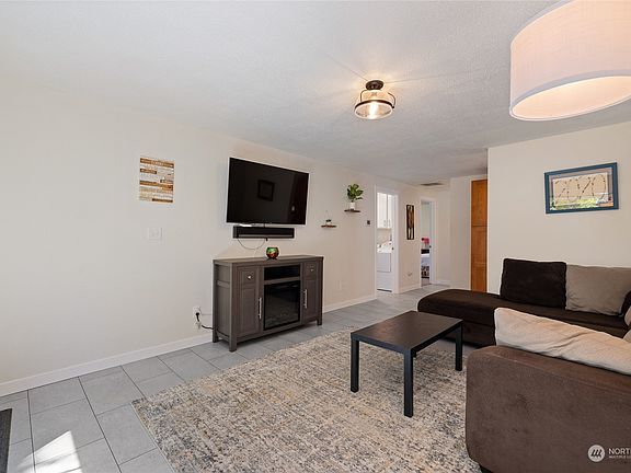 4th image of 5127 N 35th Street