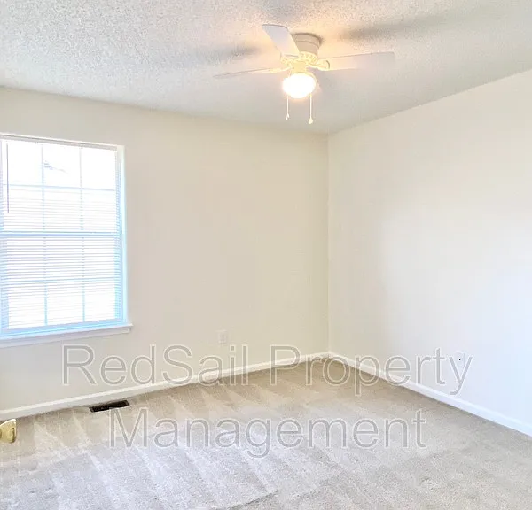 129 Watson Dr — Photo 16