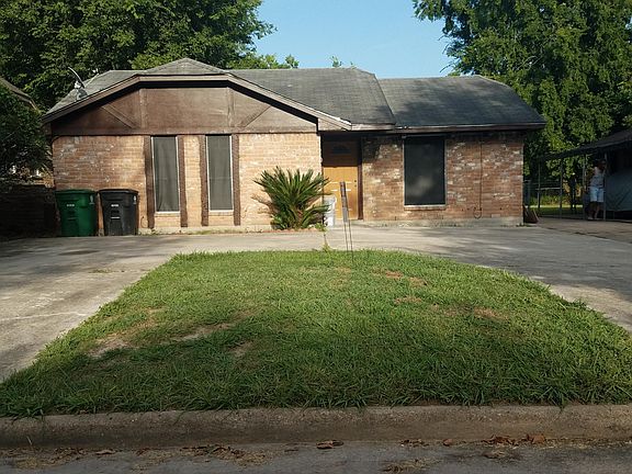 3rd image of 11066 Spottswood Dr