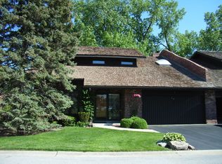 26 Lucas Dr, Palos Hills, IL 60465