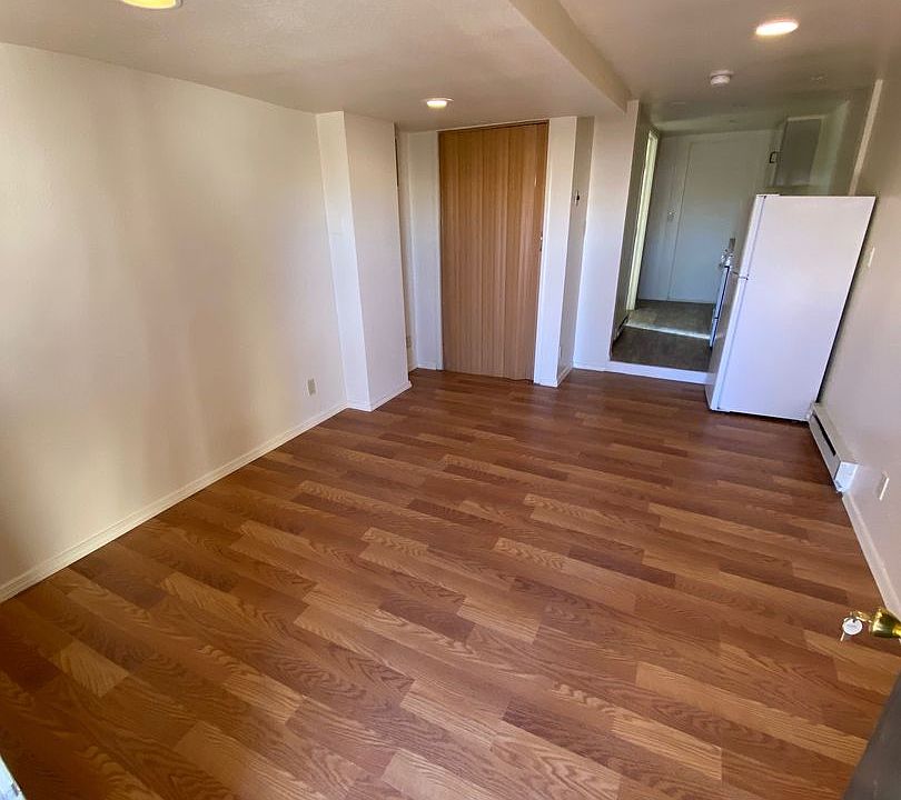 1st image of 1605 Gold Ave SE #C