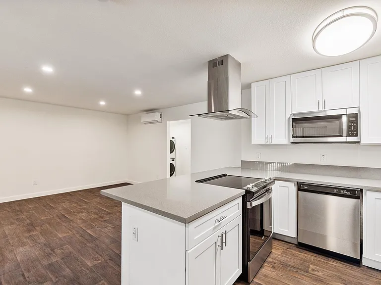 Mountain View Apartments — Photo 11