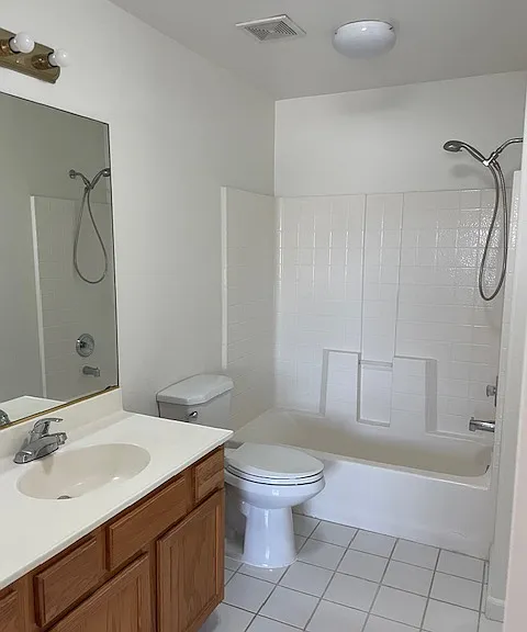 22027 Hawaiian Ave #A — Photo 2