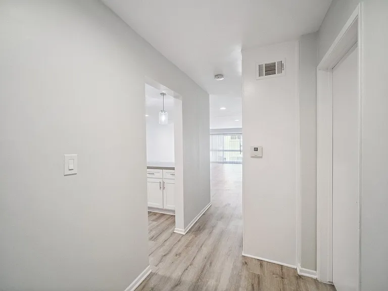 170 North Crescent Street — Photo 22