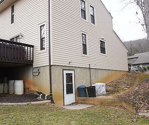 Separate basement entance 