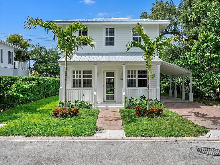 112 Florida Ave — Photo 1